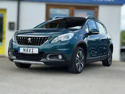 Grün Gebraucht 2017 Peugeot 2008 Allure SUV | 9.990 € (Fairer Preis)