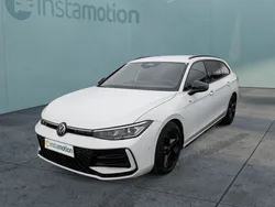 Weiß Gebraucht 2024 VW Passat Style Kombi | 39.420 € (Teuer)