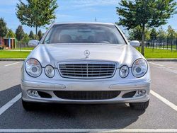 Silber Gebraucht 2003 Mercedes E220 Elegance Limousine | 9.800 €