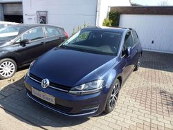 Night blue metallic Gebraucht 2015 VW Golf VII LOUNGE Kleinwagen | 14.900 € (Fairer Preis)