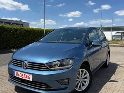 Blau Gebraucht 2015 VW Golf Sportsvan LOUNGE Van / Kleinbus | 10.990 € (Guter Preis)