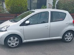Silber Gebraucht 2006 Toyota Aygo Kleinwagen | 3.600 € (Fairer Preis)