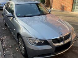 Grau Gebraucht 2005 BMW 325 Limousine | 4.200 € (Fairer Preis)