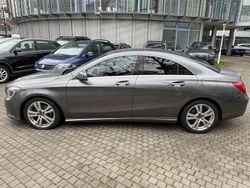 Grau Gebraucht 2015 Mercedes CLA220 Limousine | 11.980 €