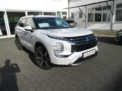 Weiß Neu 2025 Mitsubishi Outlander P-HEV Edition SUV | 47.990 € (Superpreis)