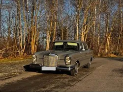 Grau Gebraucht 1966 Mercedes W111 Limousine | 34.999 €