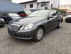 Grau Gebraucht 2010 Mercedes E250 Kombi | 11.900 € (Fairer Preis)