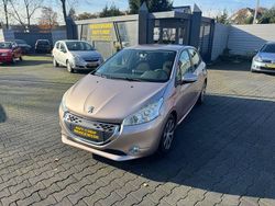 Grau Gebraucht 2012 Peugeot 208 Active Kleinwagen | 6.950 € (Etwas zu teuer)
