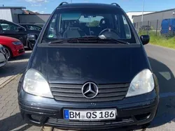 Schwarz Gebraucht 2002 Mercedes Vaneo Van / Kleinbus | 3.750 € (Teuer)