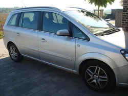 Silber metallic Gebraucht 2007 Opel Zafira Sport Van / Kleinbus | 12.500 €
