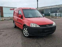 Rot Gebraucht 2004 Opel Combo Van / Kleinbus | 2.800 €