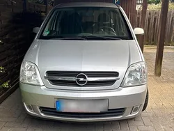 Grau Gebraucht 2005 Opel Meriva Van / Kleinbus | 1.900 € (Fairer Preis)