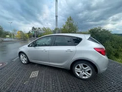 Grau Gebraucht 2011 Opel Astra Limousine | 3.000 € (Guter Preis)