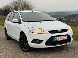 Weiß Gebraucht 2010 Ford Focus Viva Kombi | 2.290 € (Guter Preis)