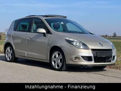 Beige Gebraucht 2011 Renault Scénic III Dynamique Van / Kleinbus | 2.900 € (Guter Preis)