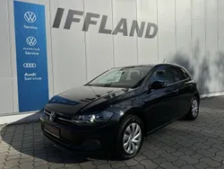 Deep black perleffekt Gebraucht 2021 VW Polo Comfortline Limousine | 18.880 € (Fairer Preis)