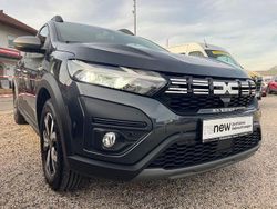 Grau Gebraucht 2023 Dacia Sandero Expression Limousine | 15.990 € (Fairer Preis)