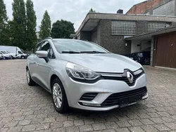 Grau Gebraucht 2016 Renault Clio IV Expression Limousine | 6.890 € (Fairer Preis)