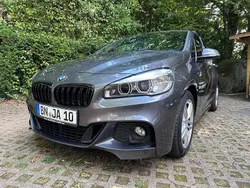 Grau Gebraucht 2017 BMW 220 M Sport Van / Kleinbus | 17.800 € (Fairer Preis)