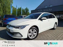 Pure white Gebraucht 2023 VW Golf VIII Life Kombi | 23.440 € (Fairer Preis)