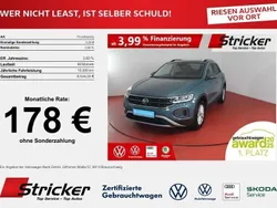 Petroleum blue metallic (metallic) Gebraucht 2024 VW T-Roc Life SUV | 21.744 € (Guter Preis)