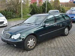 Grün metallic Gebraucht 2002 Mercedes C200 Elegance Kombi | 2.990 € (Etwas zu teuer)