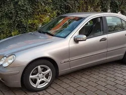 Silber Gebraucht 2003 Mercedes 240 Limousine | 3.500 €