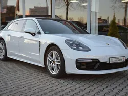 Weiß Gebraucht 2018 Porsche Panamera 4S Sport Turismo Limousine | 72.800 €