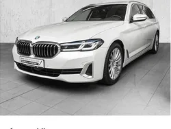 Weiß Gebraucht 2021 BMW 530 Luxury Line Kombi | 37.370 € (Fairer Preis)