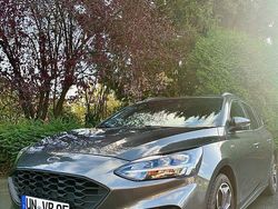 Grau Gebraucht 2019 Ford Focus ST-Line Kombi | 16.400 € (Fairer Preis)