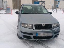 Grau Gebraucht 2006 Skoda Fabia Kleinwagen | 1.700 € (Fairer Preis)