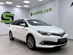 Super white 2 Gebraucht 2016 Toyota Auris Hybrid Executive Kombi | 15.890 € (Teuer)