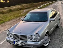 Silber Gebraucht 1996 Mercedes E320 Avantgarde Limousine | 8.000 €