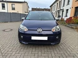 Braun Gebraucht 2016 VW up! CLUB Kleinwagen | 7.600 € (Guter Preis)