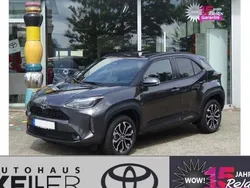 Marlingrau metallic Gebraucht 2024 Toyota Yaris Cross Team SUV | 29.960 € (Guter Preis)