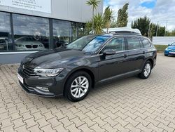 Mangangrau (metallic) Gebraucht 2023 VW Passat Business Kombi | 21.990 € (Guter Preis)