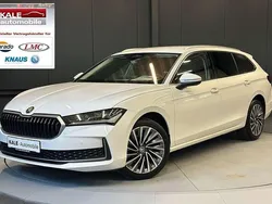 Weiß (purity weiss) Gebraucht 2024 Skoda Superb LAURIN & KLEMENT Kombi | 36.890 €