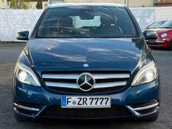 Grau Gebraucht 2012 Mercedes B180 Van / Kleinbus | 11.950 € (Guter Preis)