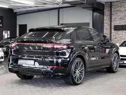Schwarz Gebraucht 2024 Porsche Cayenne Turbo E-Hybrid SUV | 135.950 €
