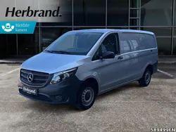 Silber Gebraucht 2023 Mercedes Vito Van / Kleinbus | 30.345 € (Guter Preis)