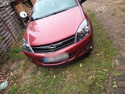 Rot Gebraucht 2005 Opel Astra GTC Coupé | 2.050 € (Guter Preis)