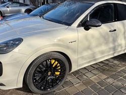 Grau Gebraucht 2020 Porsche Cayenne Turbo S SUV | 109.500 € (Guter Preis)