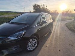 Schwarz Gebraucht 2018 Opel Zafira Tourer Van / Kleinbus | 12.499 € (Fairer Preis)