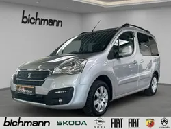 Grau Gebraucht 2017 Peugeot Partner Tepee Allure Van / Kleinbus | 10.390 € (Guter Preis)