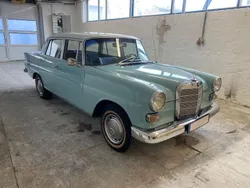 Blau Gebraucht 1965 Mercedes 230 Limousine | 17.498 €