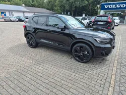 Schwarz Neu 2025 Volvo XC40 Plus SUV | 48.900 € (Teuer)