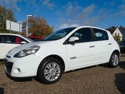 Weiß Gebraucht 2009 Renault Clio III Dynamique Kleinwagen | 2.890 € (Fairer Preis)
