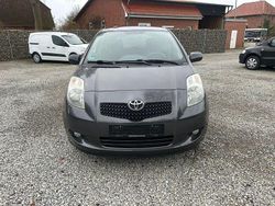 Grau Gebraucht 2008 Toyota Yaris Team Kleinwagen | 2.499 € (Fairer Preis)
