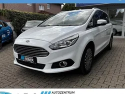 Weiss Gebraucht 2019 Ford S-MAX Titanium Van / Kleinbus | 19.977 € (Guter Preis)