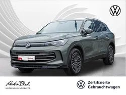Grün (cipressinogrün metallic) Gebraucht 2024 VW Tiguan Elegance SUV | 44.980 € (Etwas zu teuer)